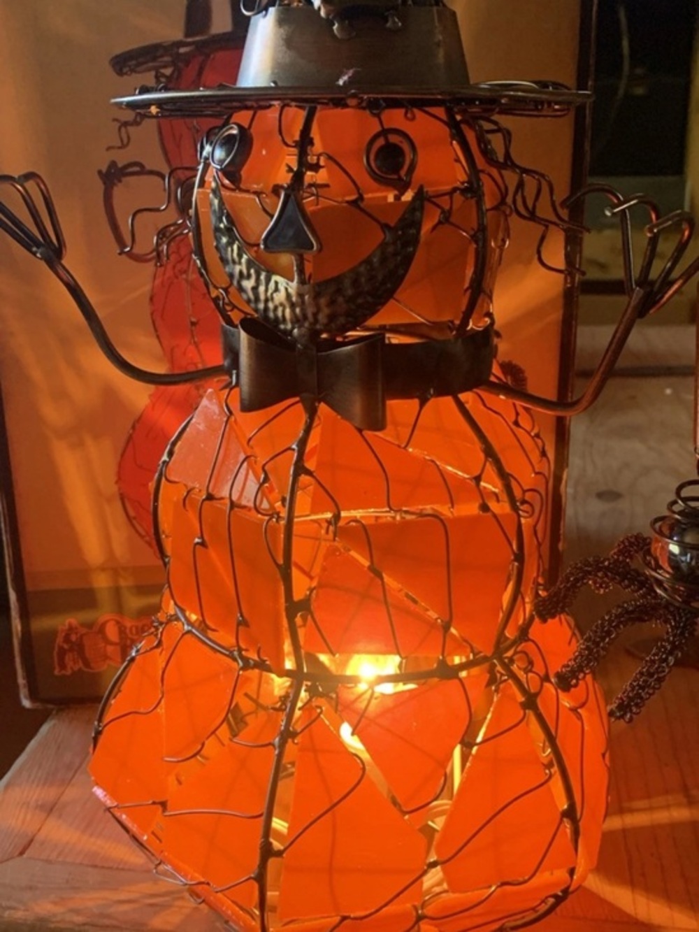 13” Glass Mosaic Pumpkin Light Lamp Witch Halloween Cracker Barrel